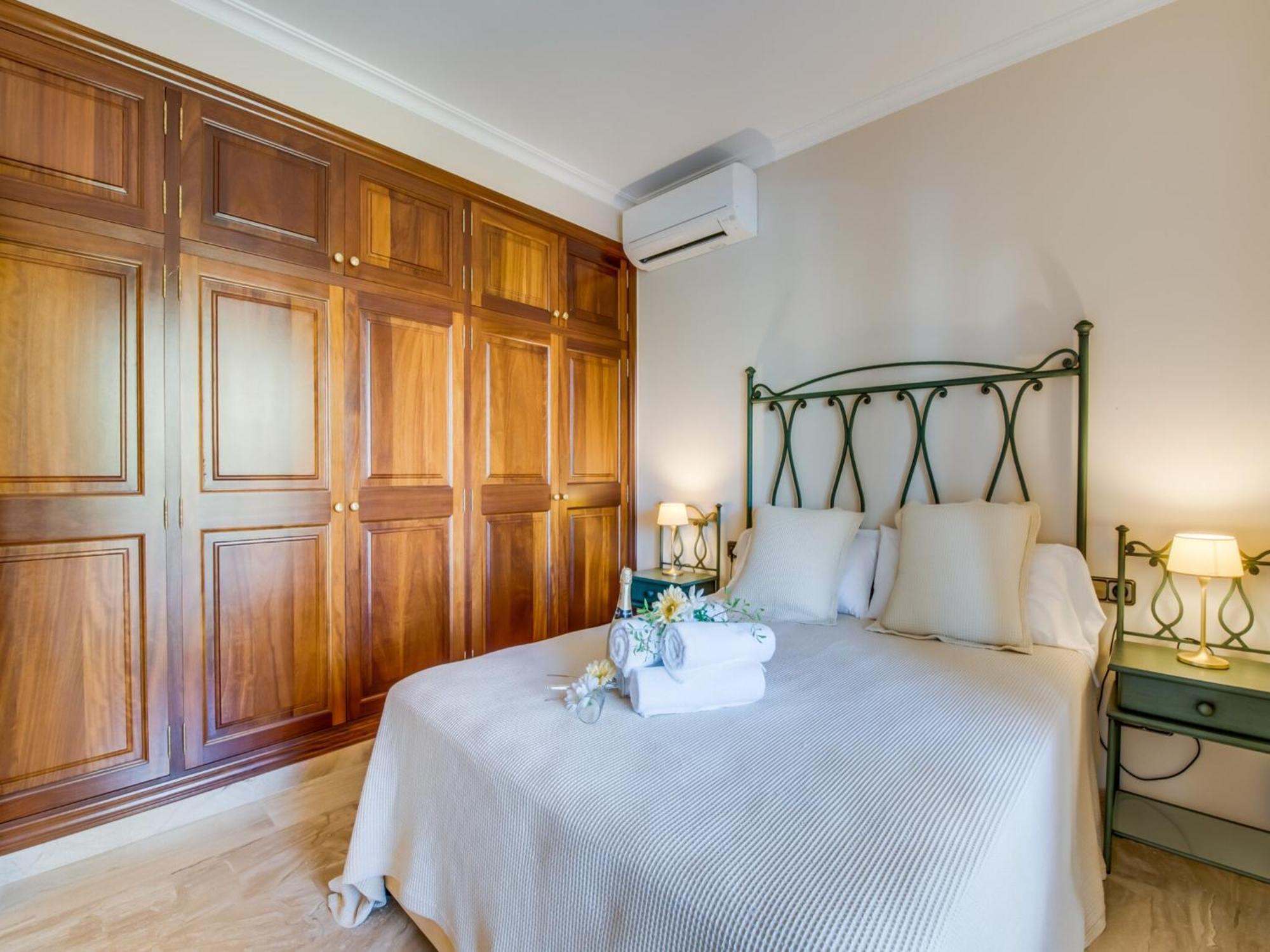 8 Person Home, By The Hébergement de vacances