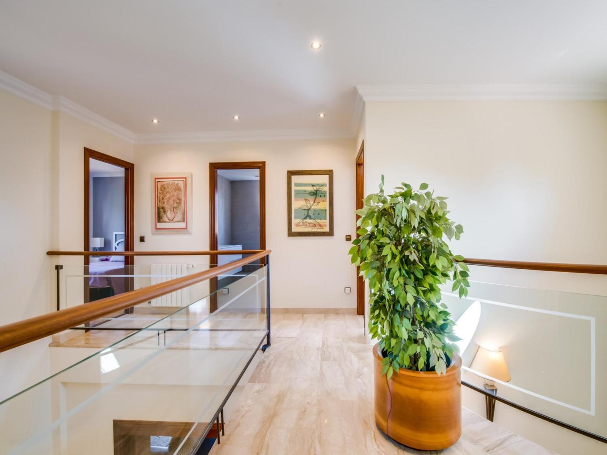 8 Person Home, By The Hébergement de vacances