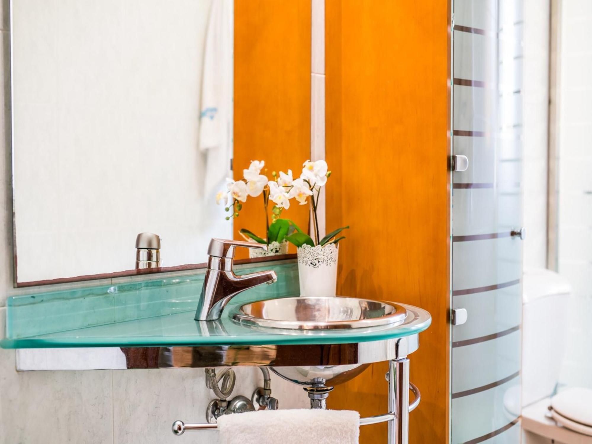 Hébergement de vacances 8 Person Home, By The