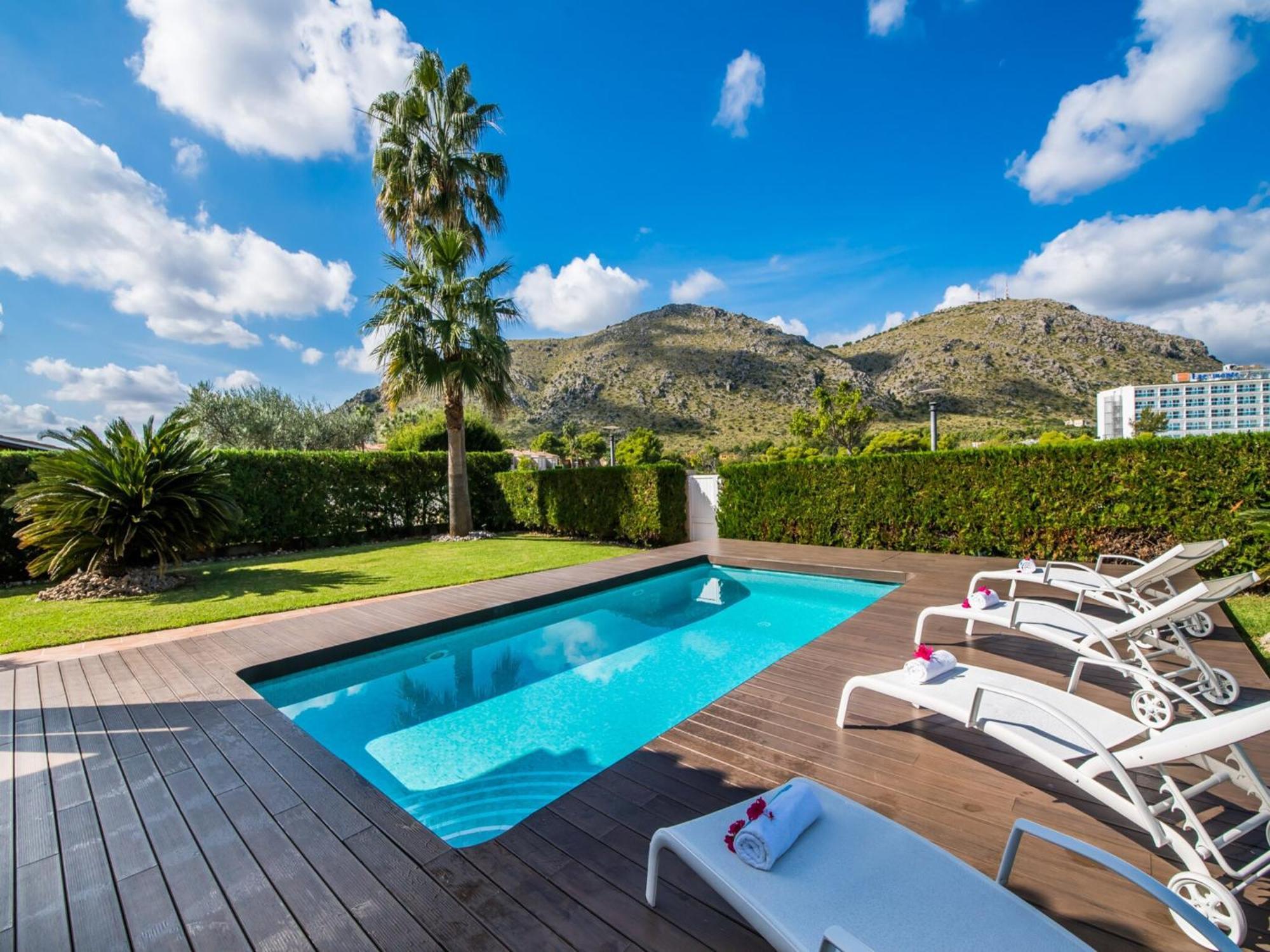 Hébergement de vacances 8 Person Home, By The